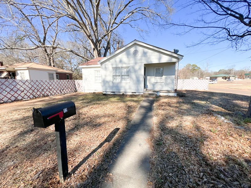 12 Pecan Street W Grenada, 
